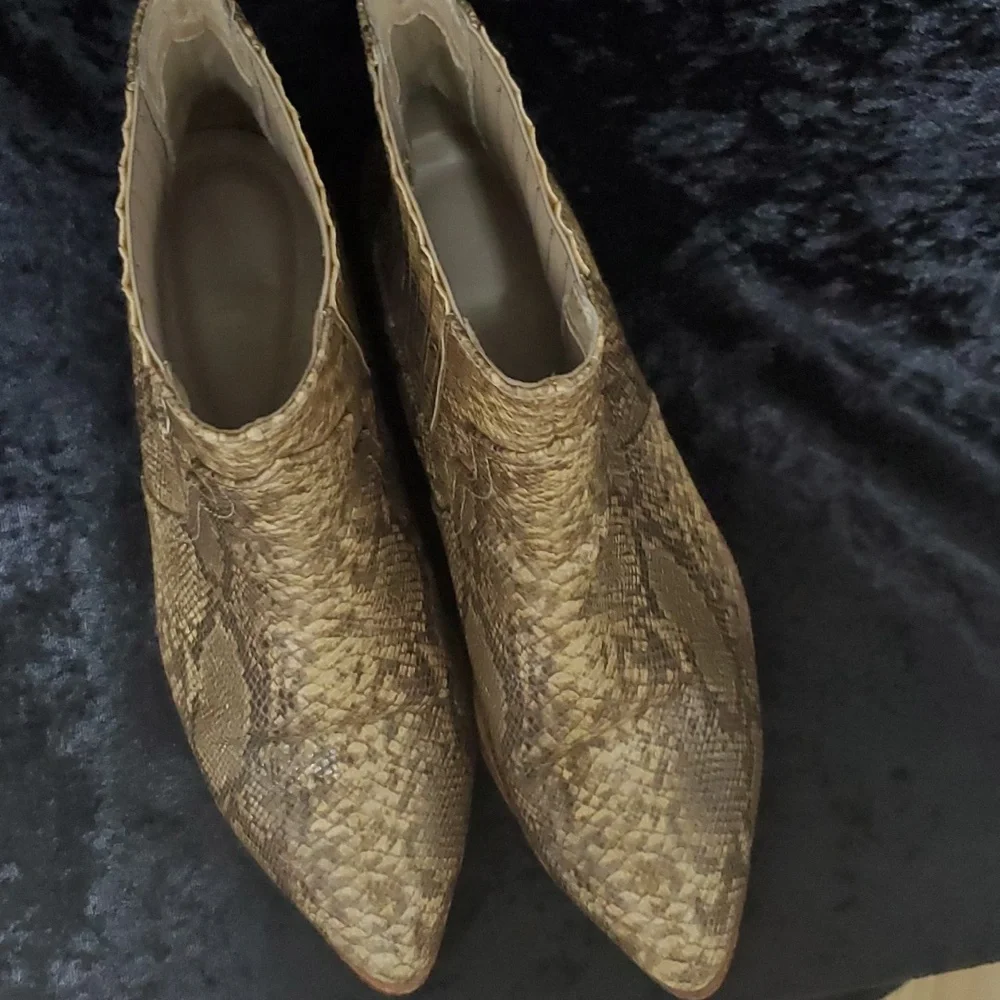 Gorgeous Raye Vegan Snakeskin 👢 Boots - Picture 2 of 12